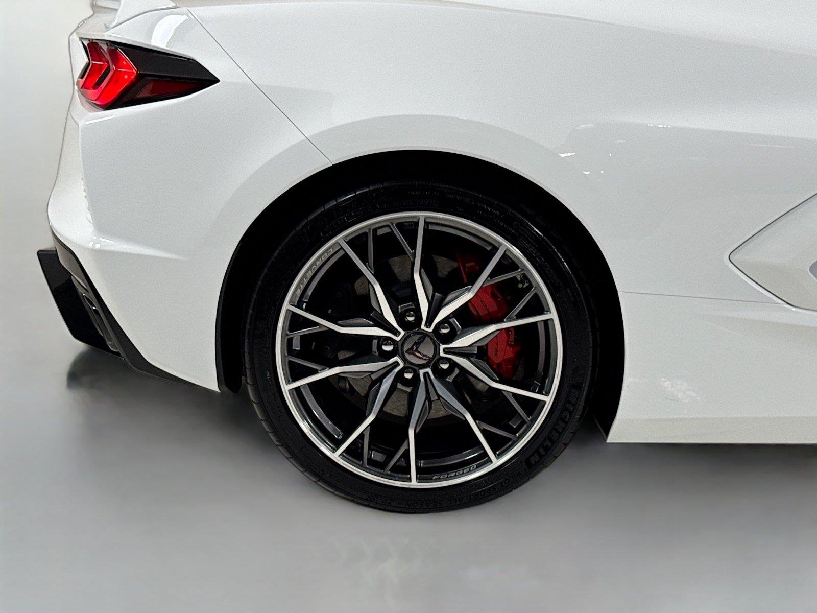 Used 2026 Arctic White Chevrolet 1LT | Performance Exhaust | Paint Matched Accents image 38