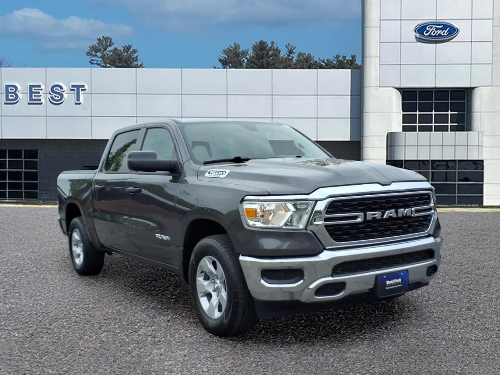 2023 RAM 1500 Big Horn/Lone Star 4x4 Crew Cab 5'7's photo