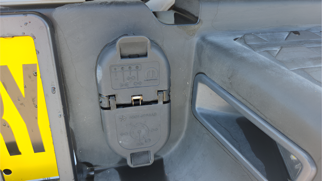 Used 2023 White Ram Big Horn image 22