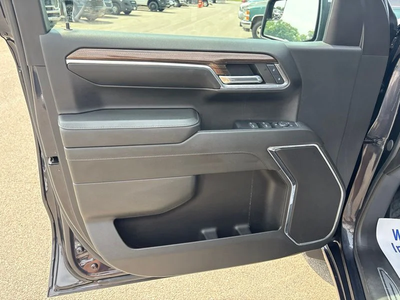 Used 2024 Gray Chevrolet LT image 18