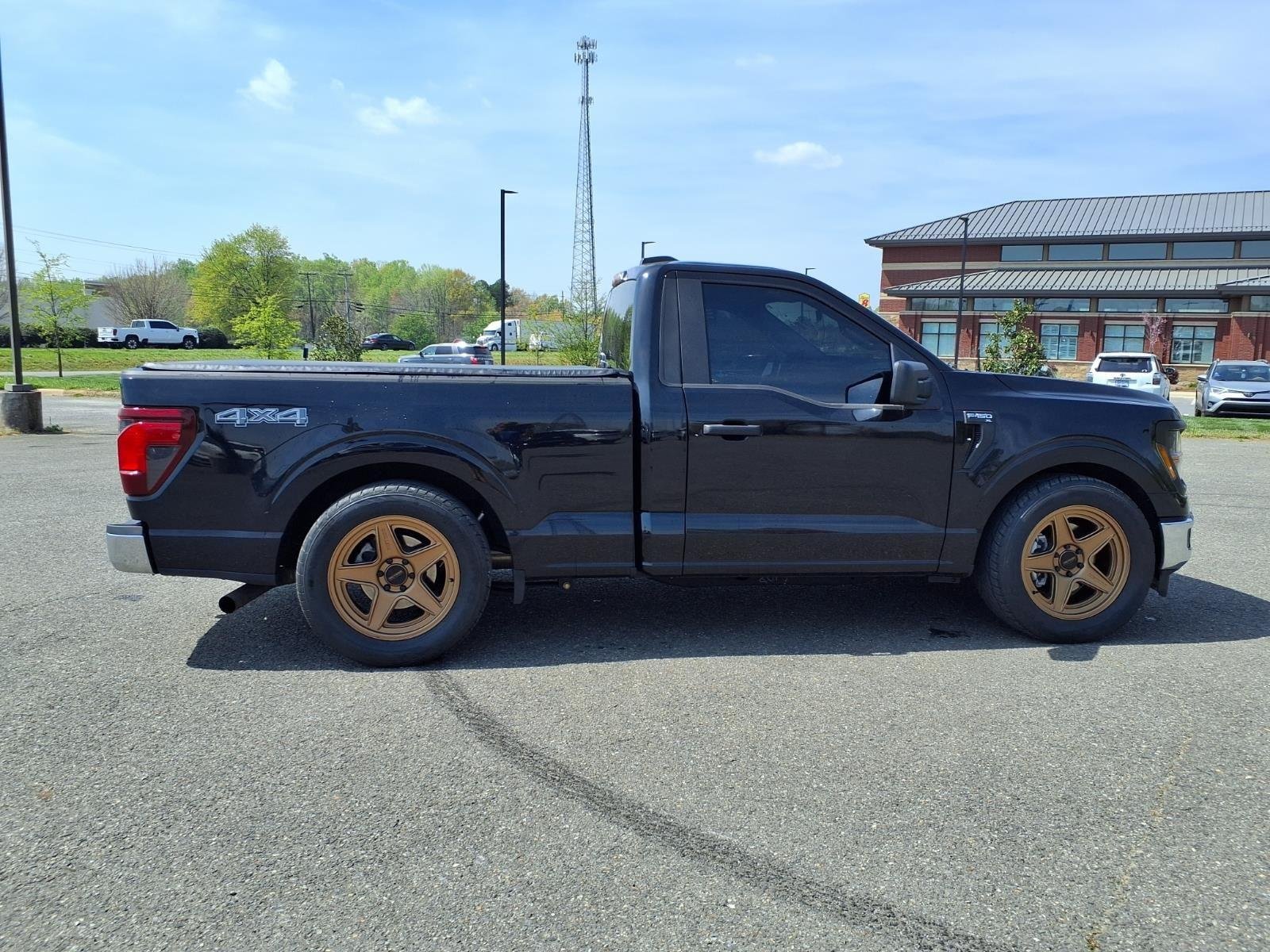 Used 2024 Agate Black Metallic Ford XL image 10