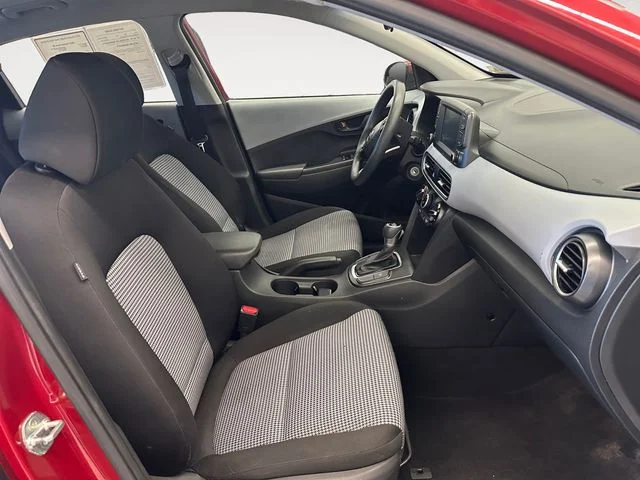 Used 2021 Red Hyundai SE image 15