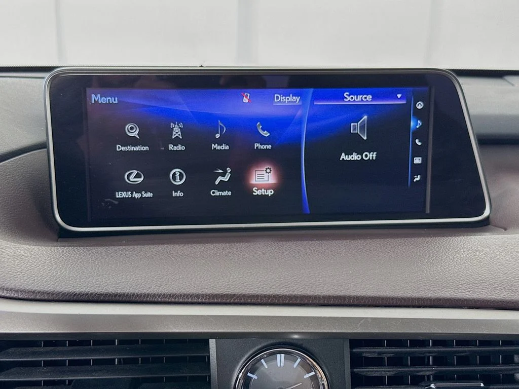 Used 2018 White Lexus 450hL Luxury image 16