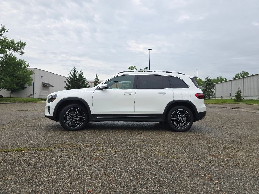 New 2026 Polar White Mercedes-Benz GLB 250 image 11