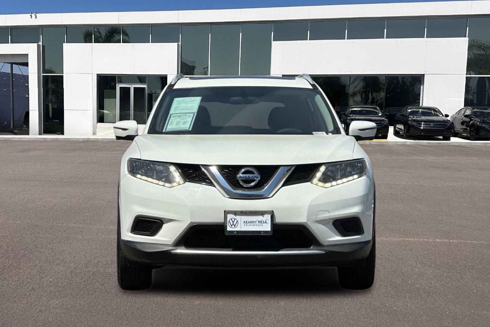 Used 2016 Glacier White Nissan SV image 8