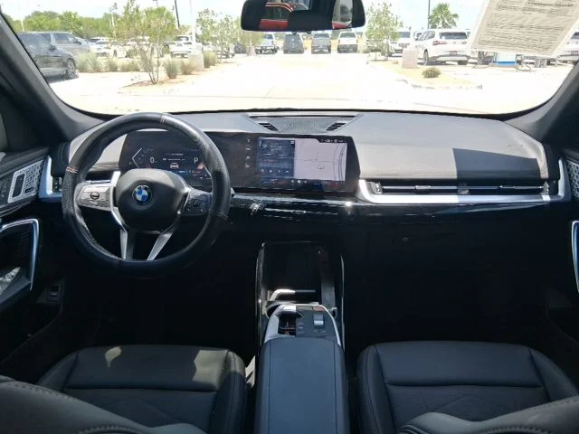 Used 2024 White BMW xDrive28i image 10