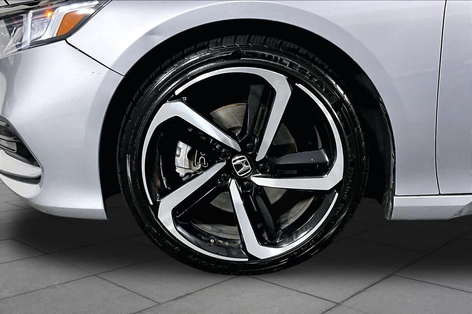 Used 2020 Lunar Silver Metallic Honda Sport image 11