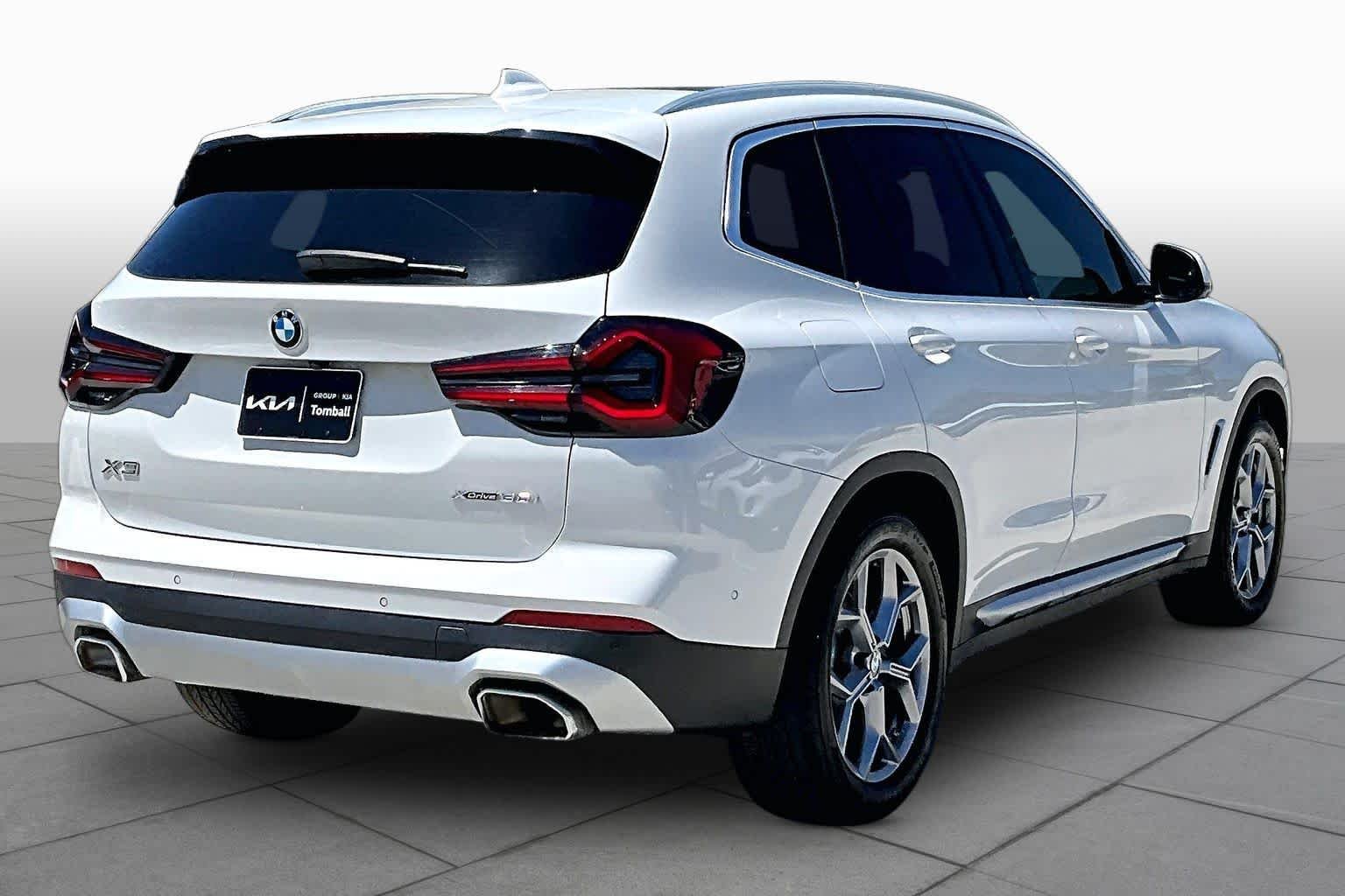 Used 2024 Alpine White BMW xDrive30i image 13
