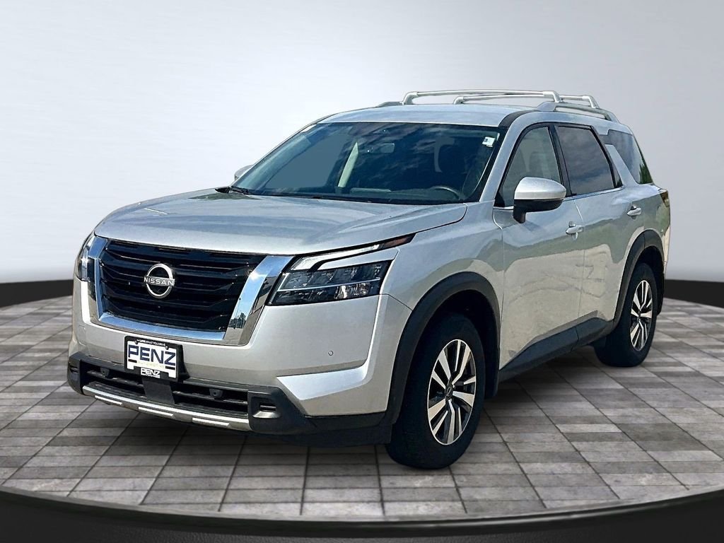 2024 Nissan Pathfinder SL 4WD's photo