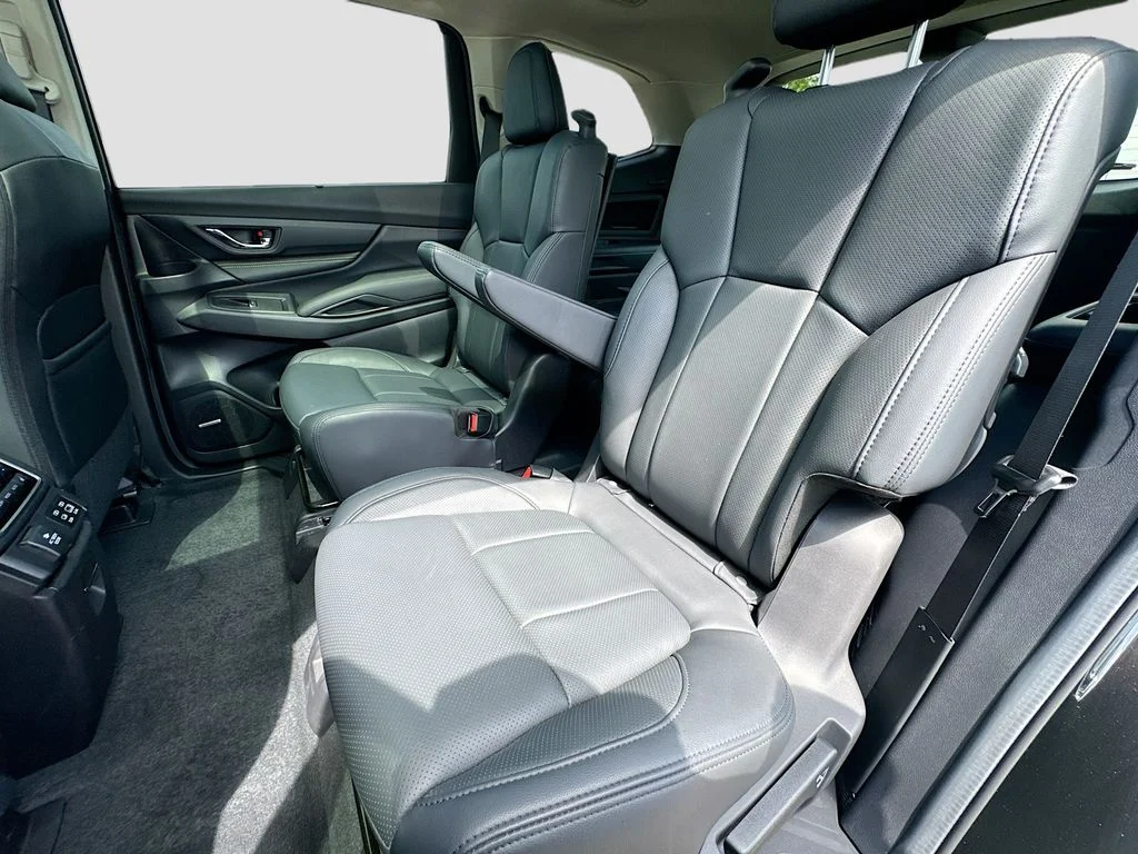 Used 2025 Black Subaru Onyx Edition Touring image 30