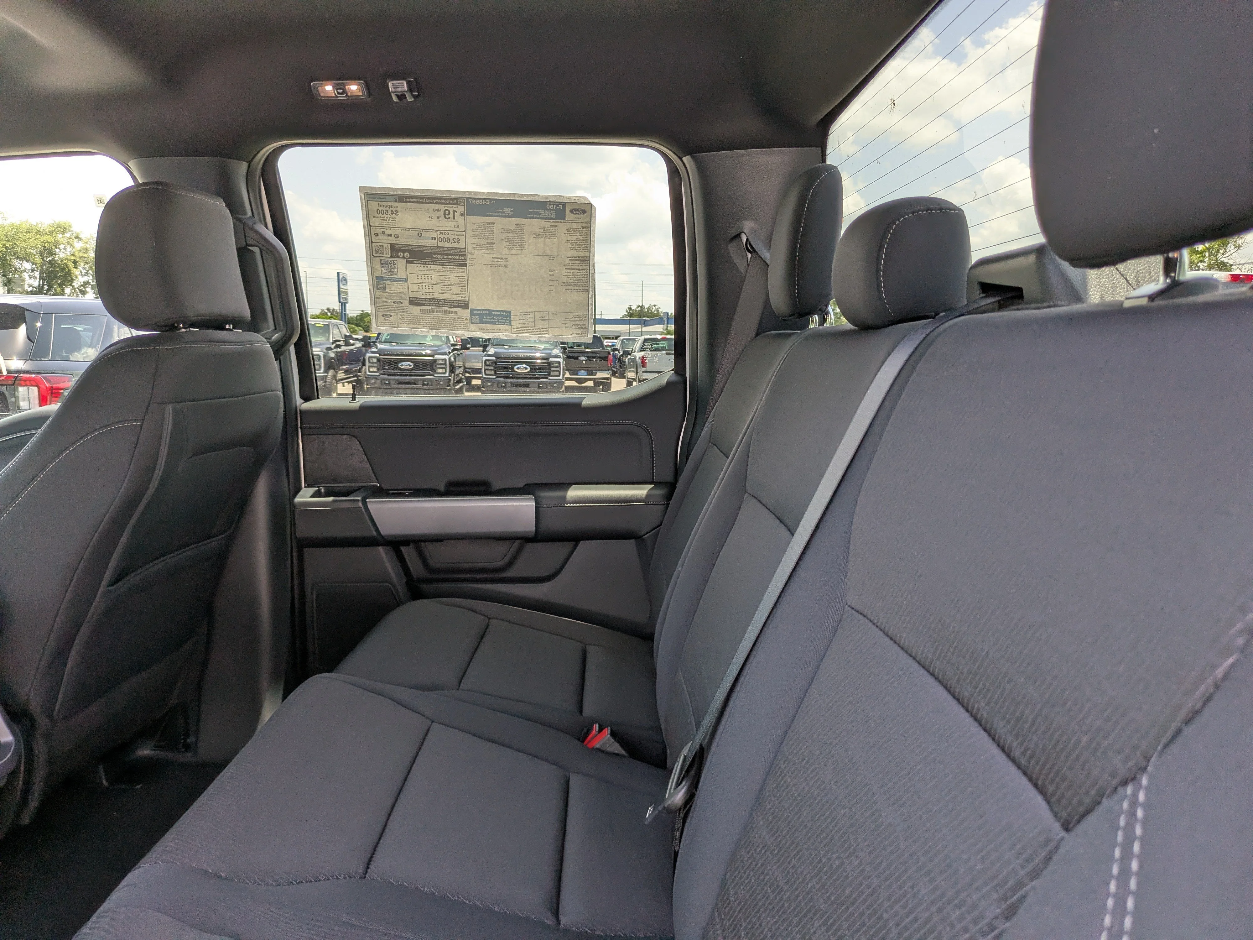 New 2026 Oxford White Ford XLT image 15