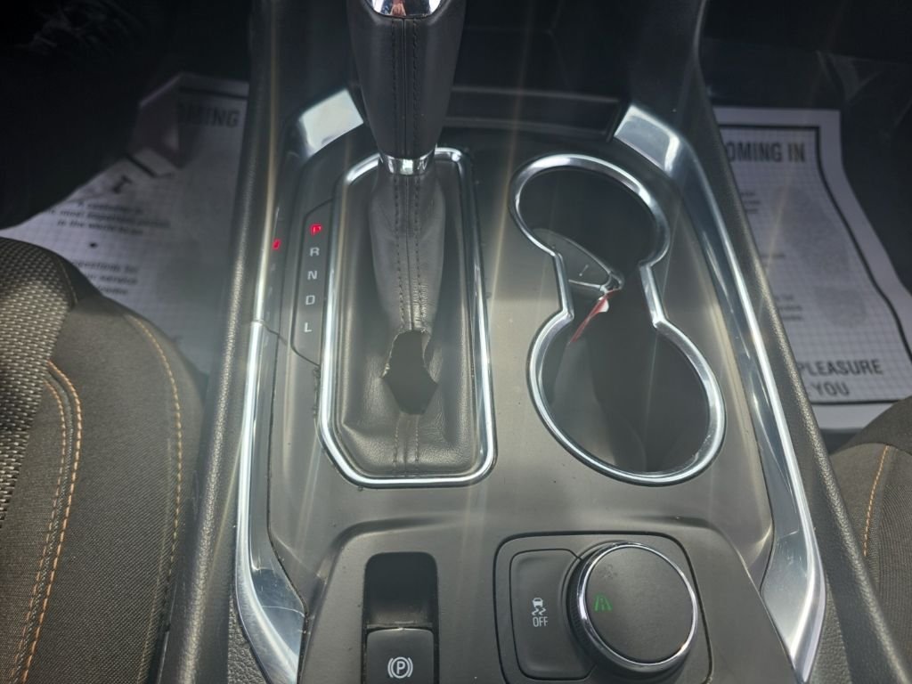 Used 2018 White Chevrolet LT image 17