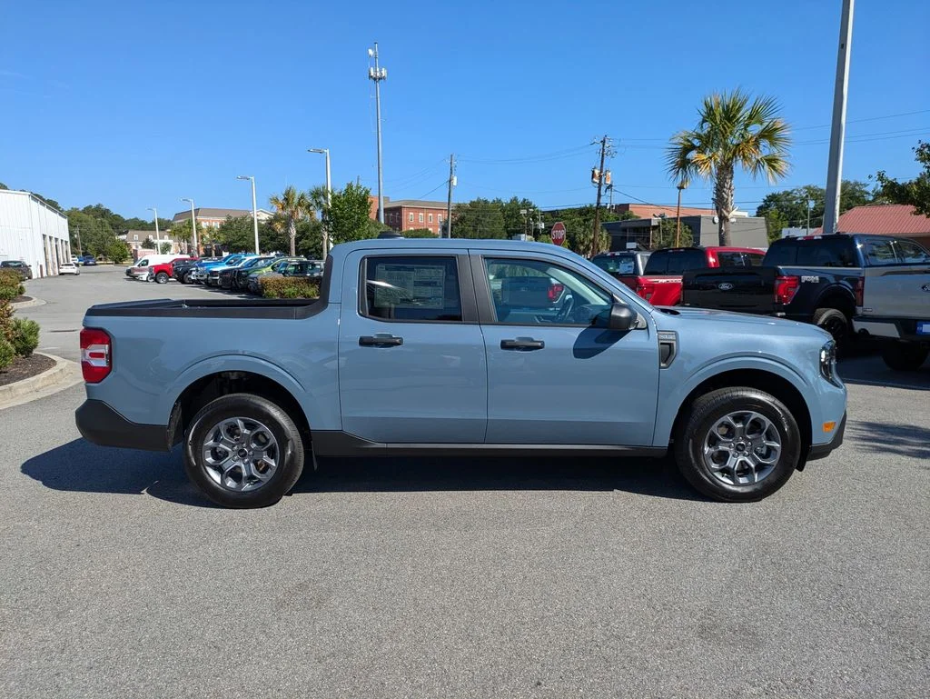 New 2026 Azure Gray Metallic Tri-Coat Ford XLT image 3