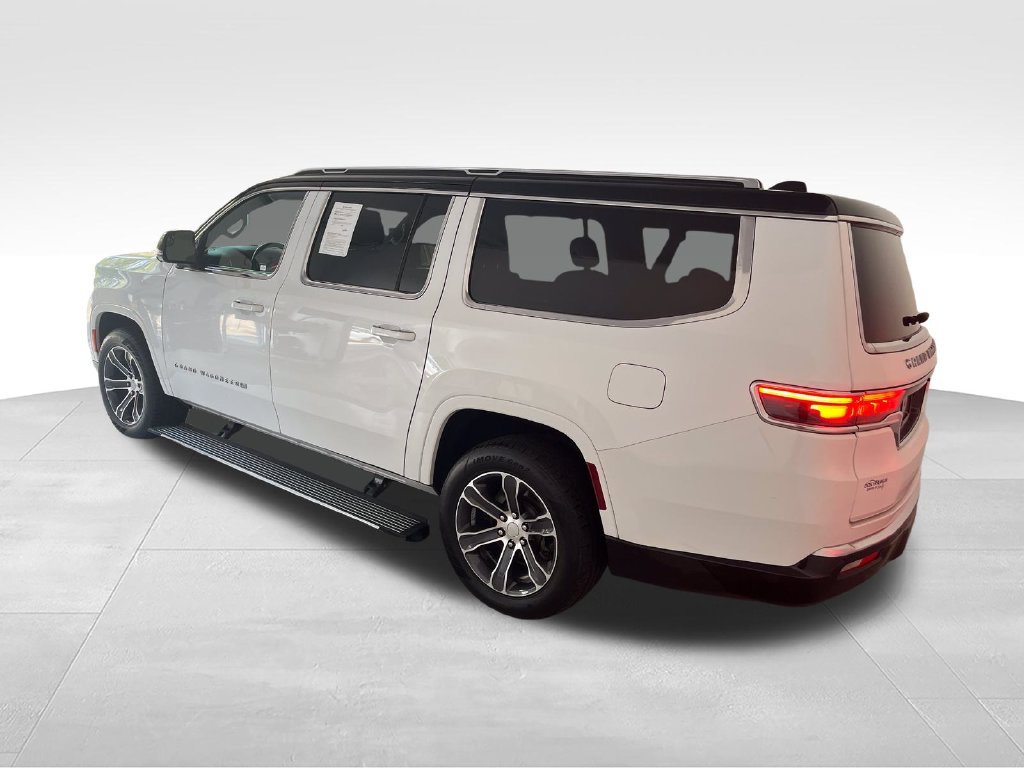 Used 2024 White Jeep Base image 3