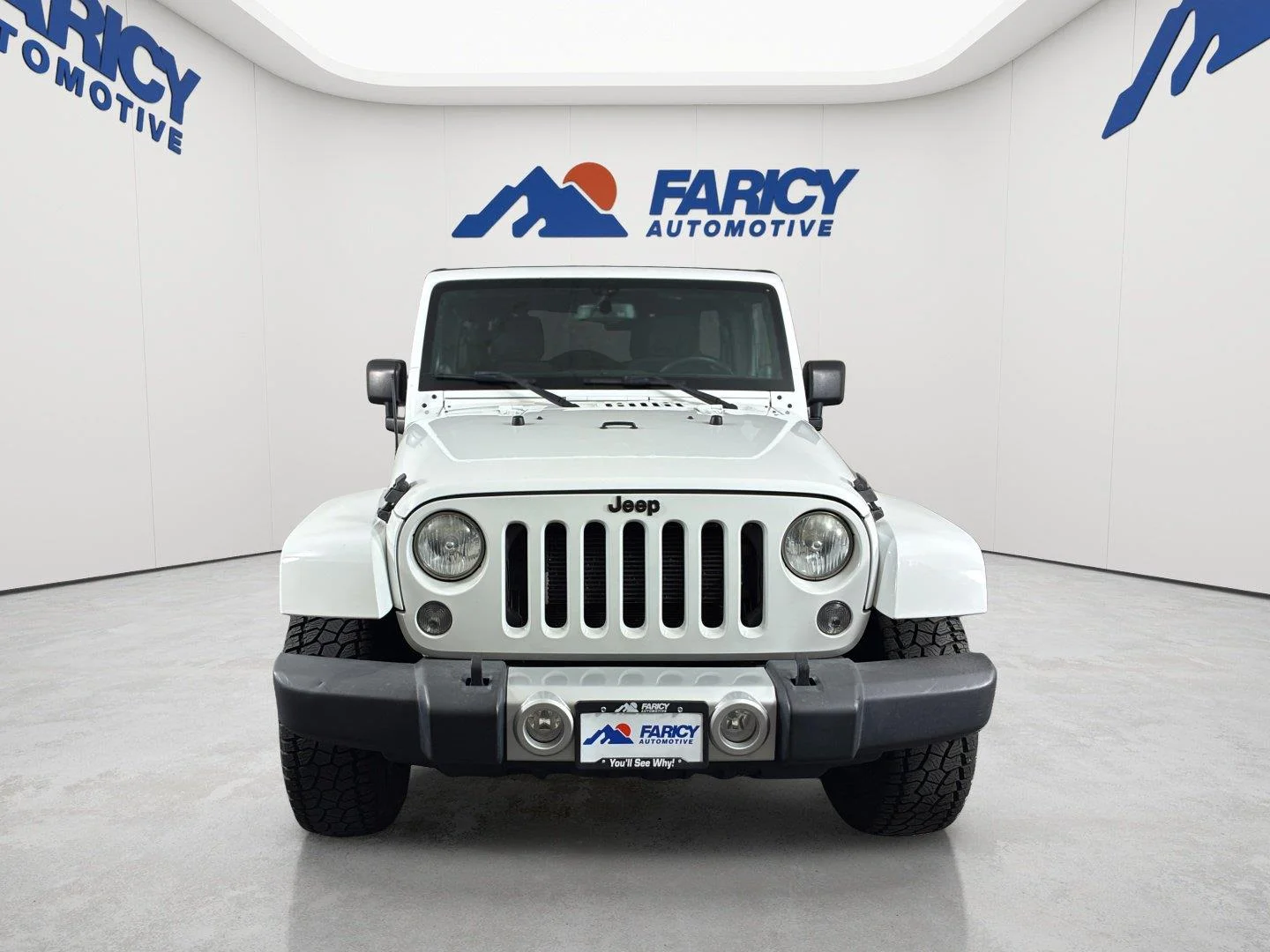 Used 2014 Bright White Clearcoat Jeep Sahara image 4