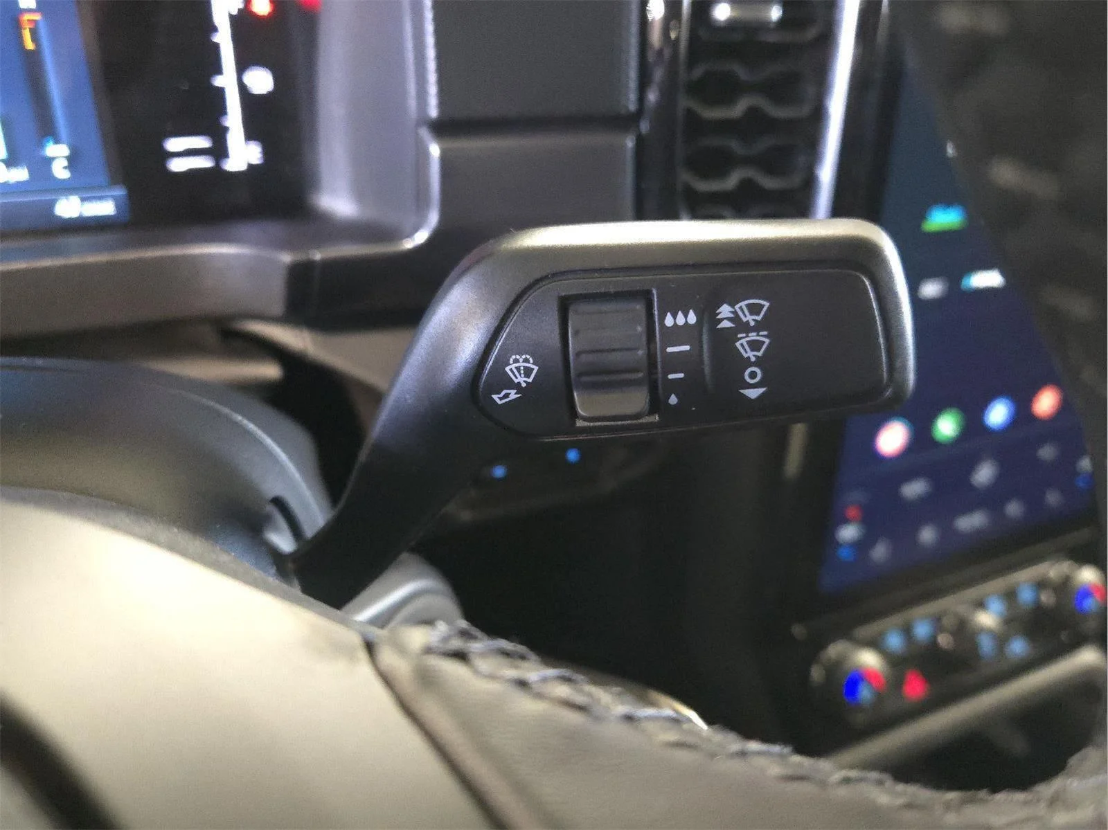 Used 2026 Shadow Black Ford XLT image 25