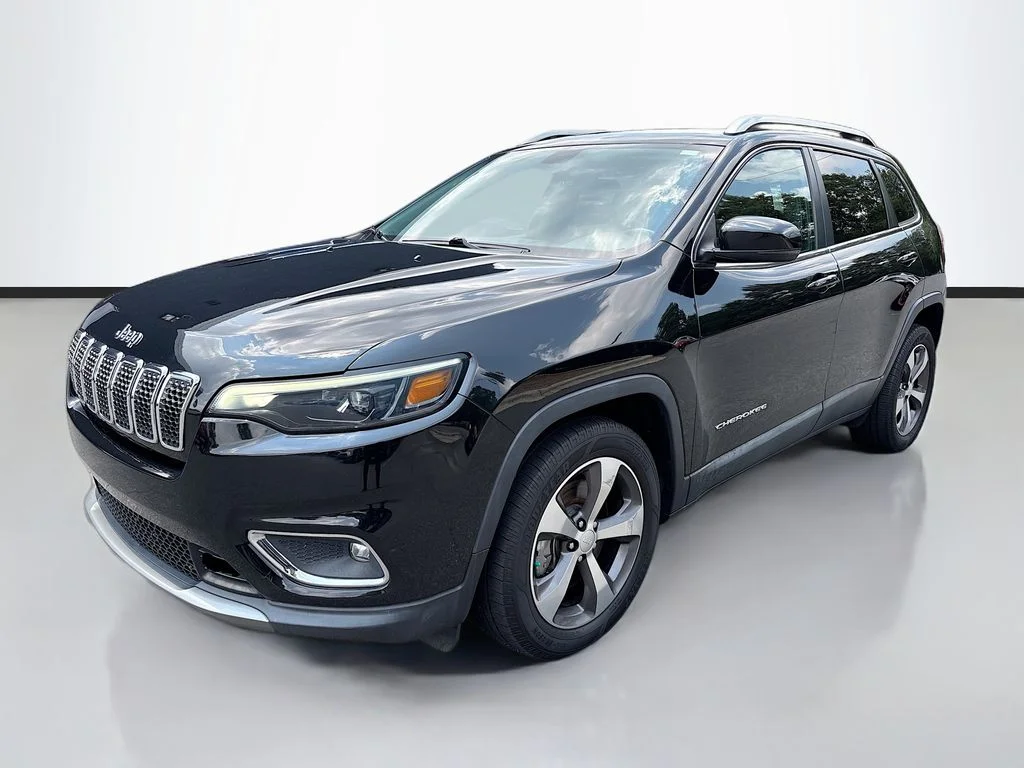 Used 2020 Diamond Black Jeep Limited image 3