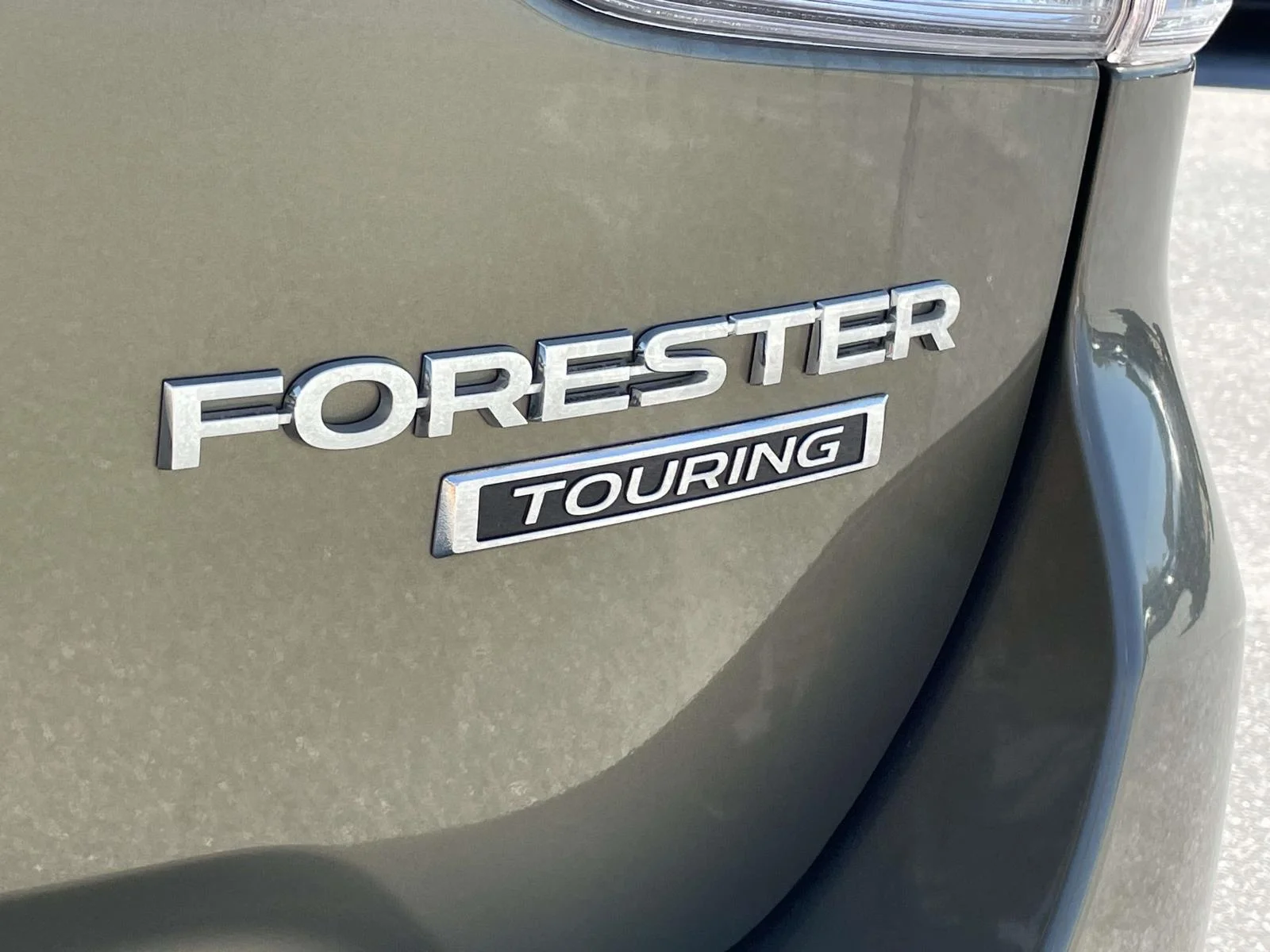 Used 2024 Autumn Green Metallic Subaru Touring image 33