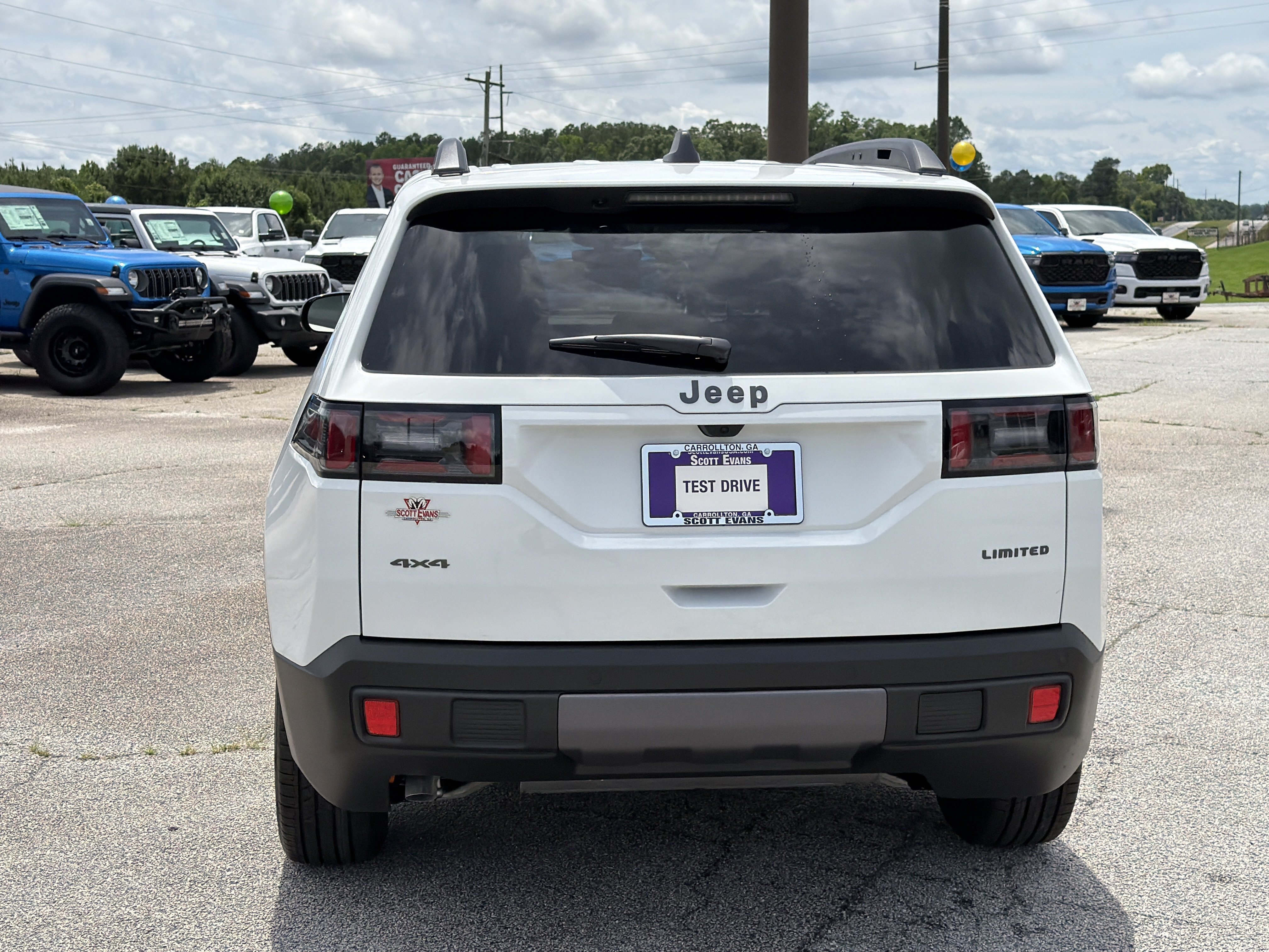 New 2026 Bright White Clear-Coat Exterior Paint Jeep Limited image 7
