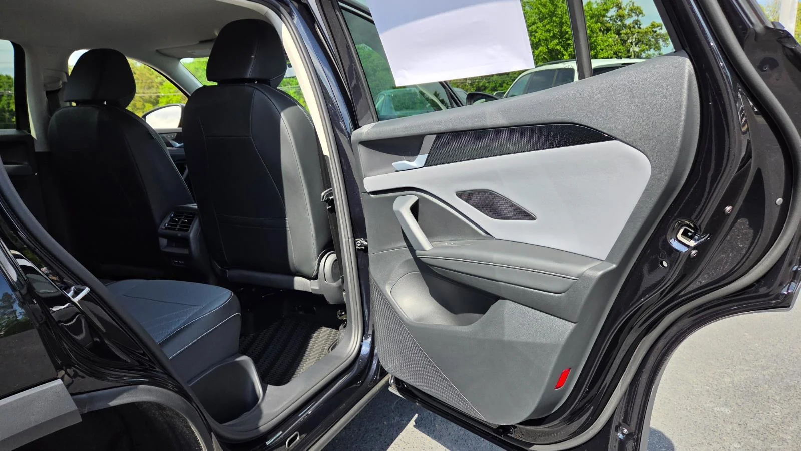 New 2026 Deep Black Pearl Volkswagen SE image 49
