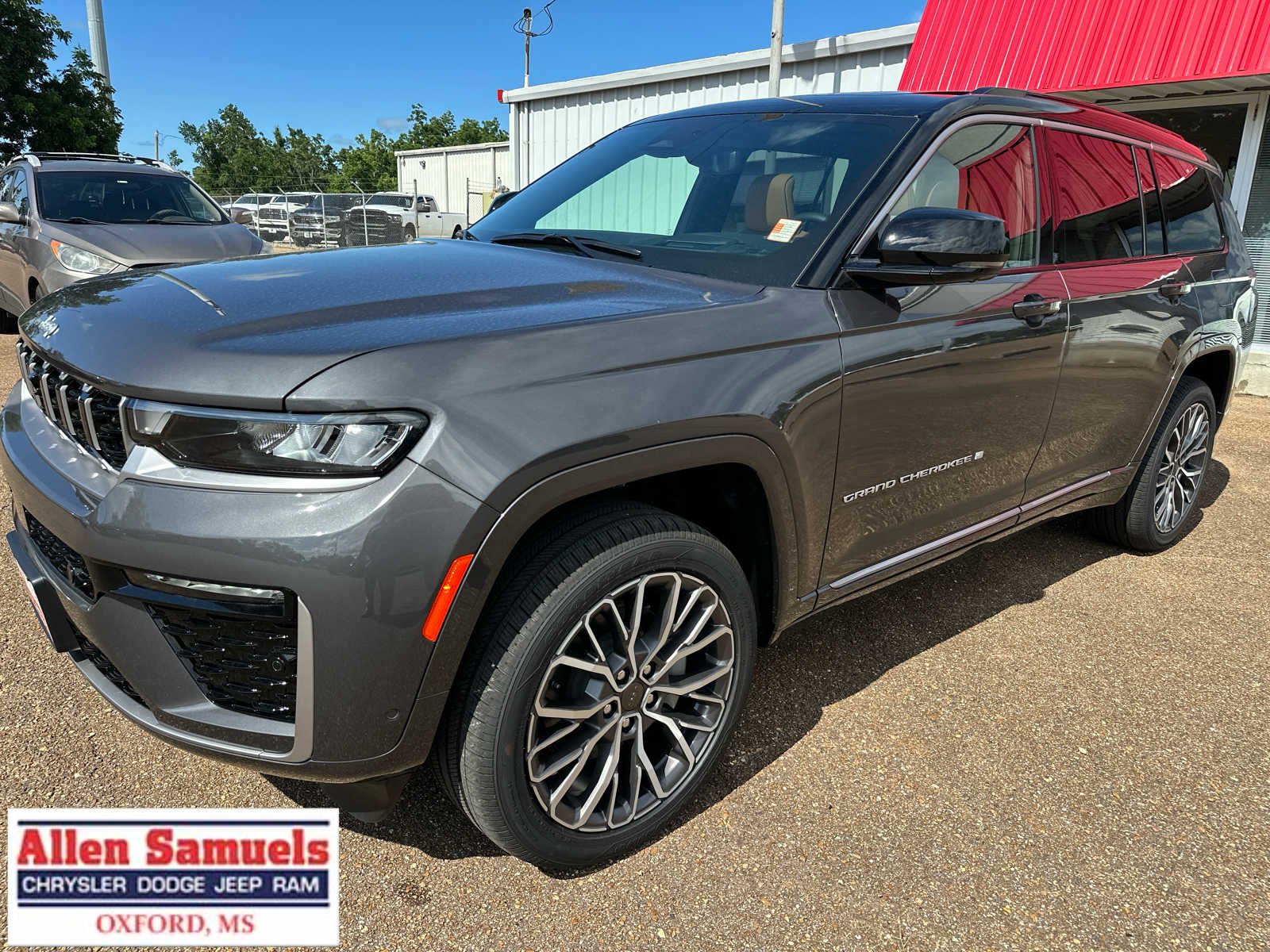 New 2026 Baltic Gray Metallic Clear-Coat Exterior Paint Jeep Summit image 9