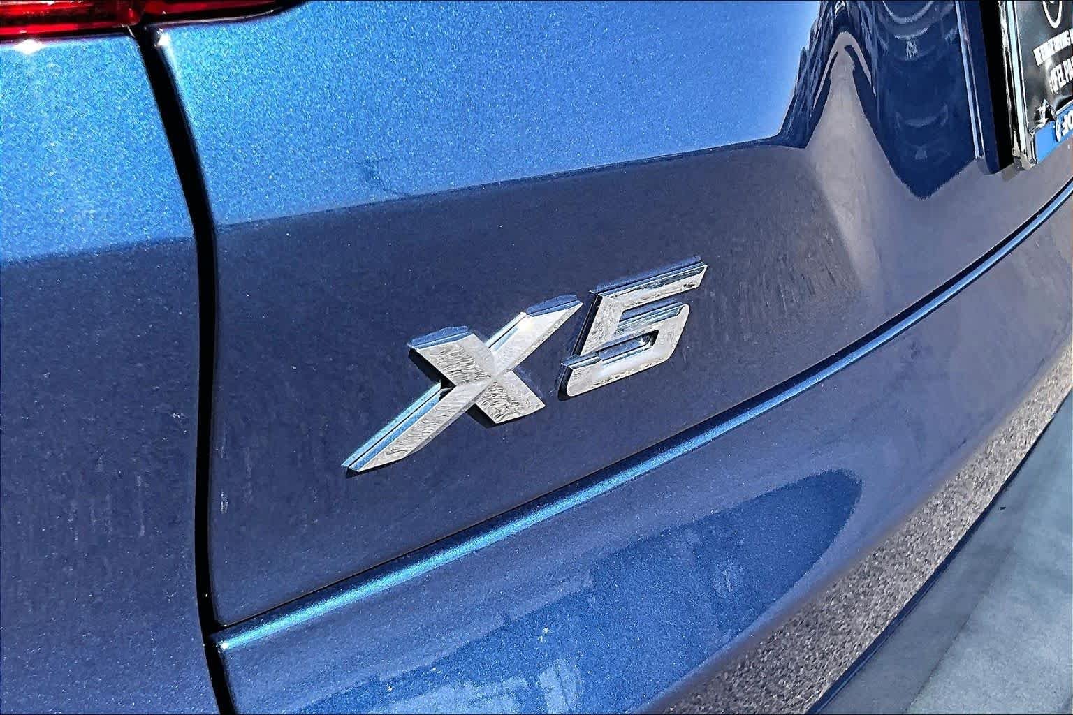 Used 2023 Phytonic Blue Metallic BMW sDrive40i image 30