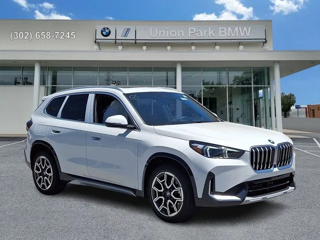 New 2026 Alpine White BMW xDrive28i image 3