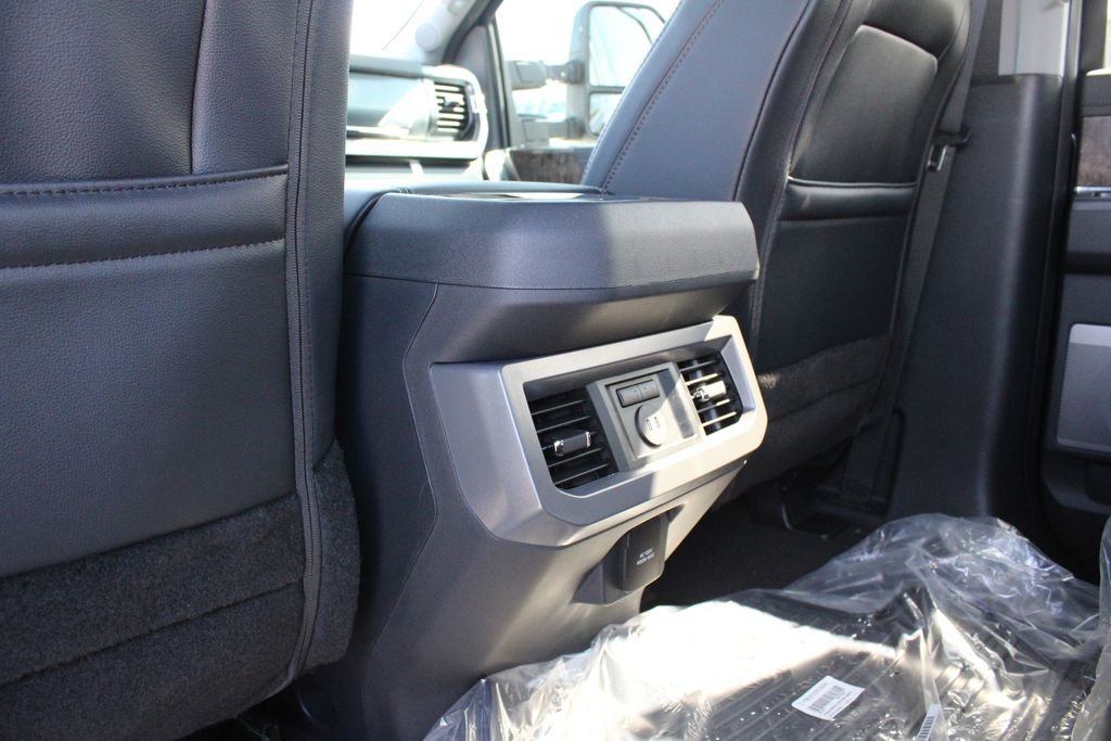 New 2026 Agate Black Metallic Ford  image 23