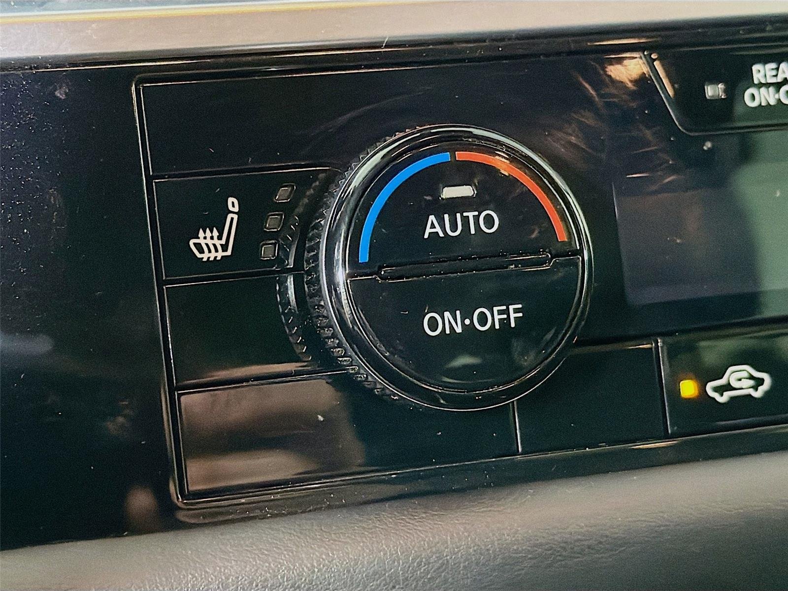 Used 2025  Nissan SL image 20
