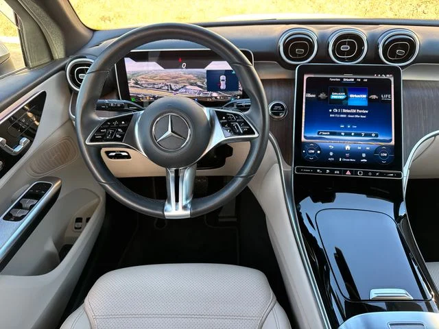 Used 2025 White Mercedes-Benz GLC 350e image 24