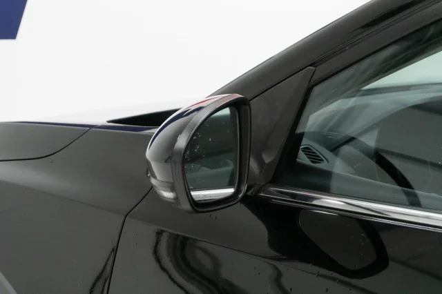 Used 2025 Super Black Nissan SR image 15