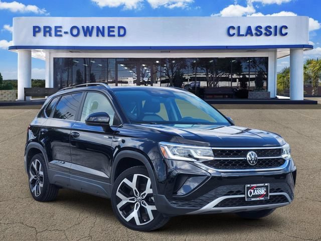 Used 2022  Volkswagen SEL image 1