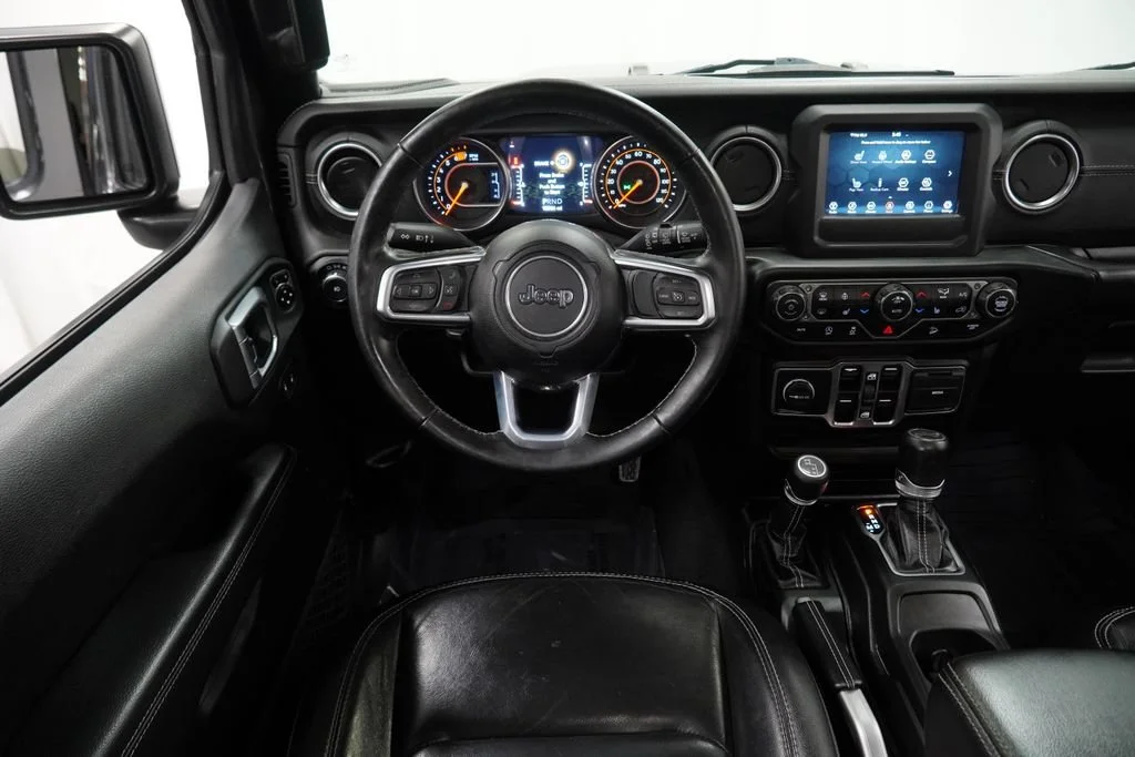 Used 2020 Gray Jeep Sahara 4x4 image 14