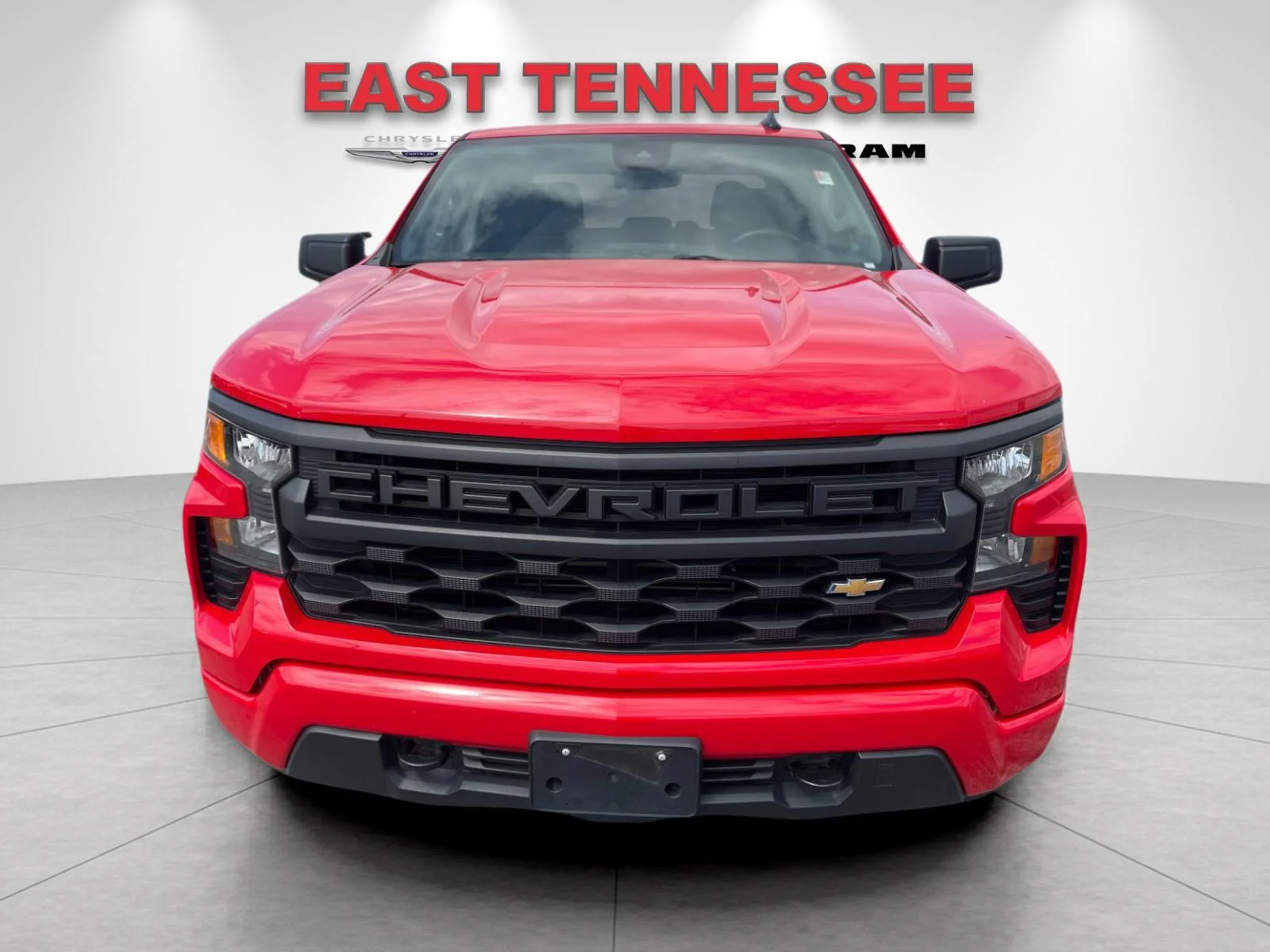 Used 2023 Red Chevrolet Custom image 9