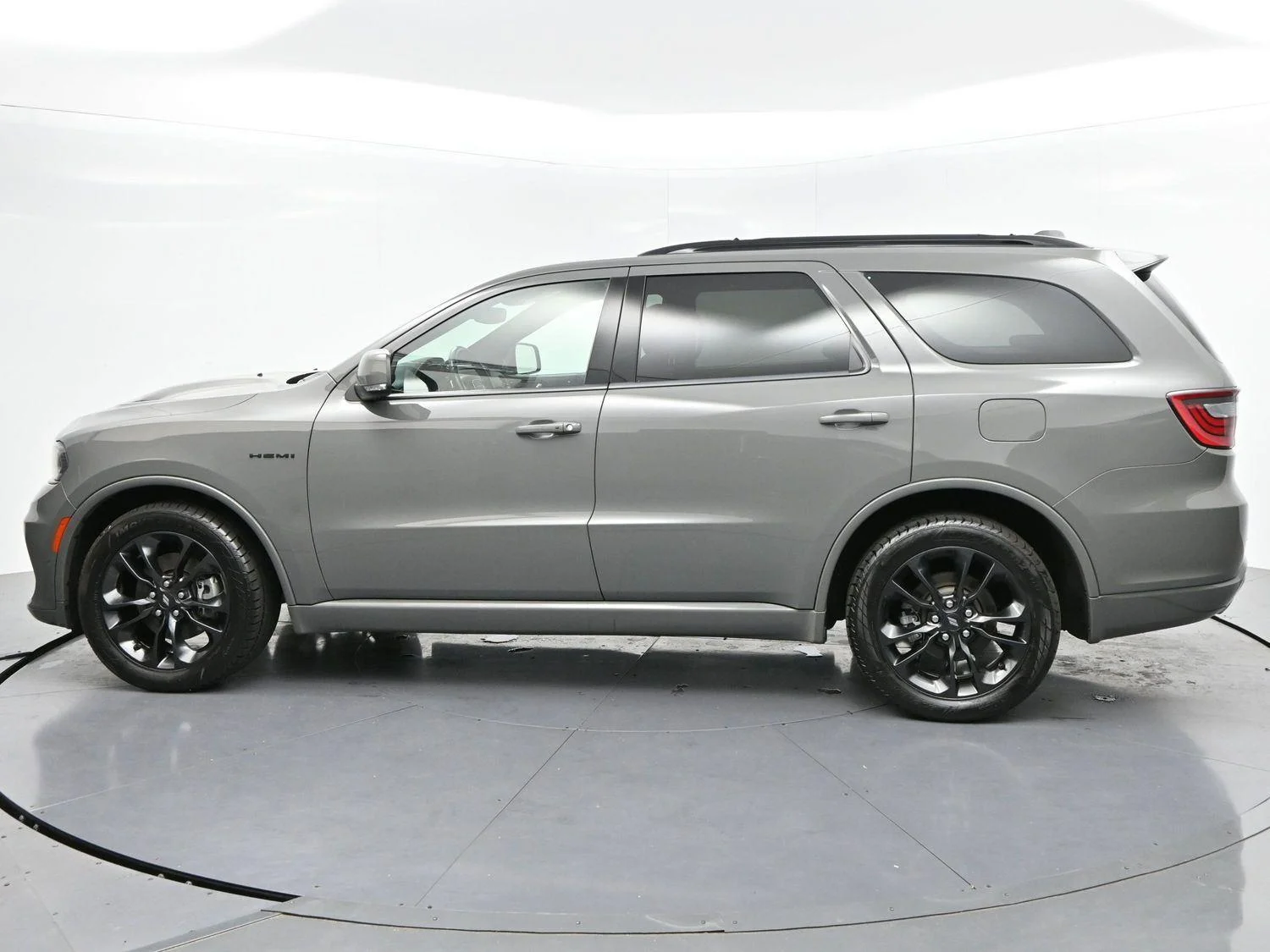 Used 2022 Destroyer Gray Clearcoat Dodge Orange Sport image 4