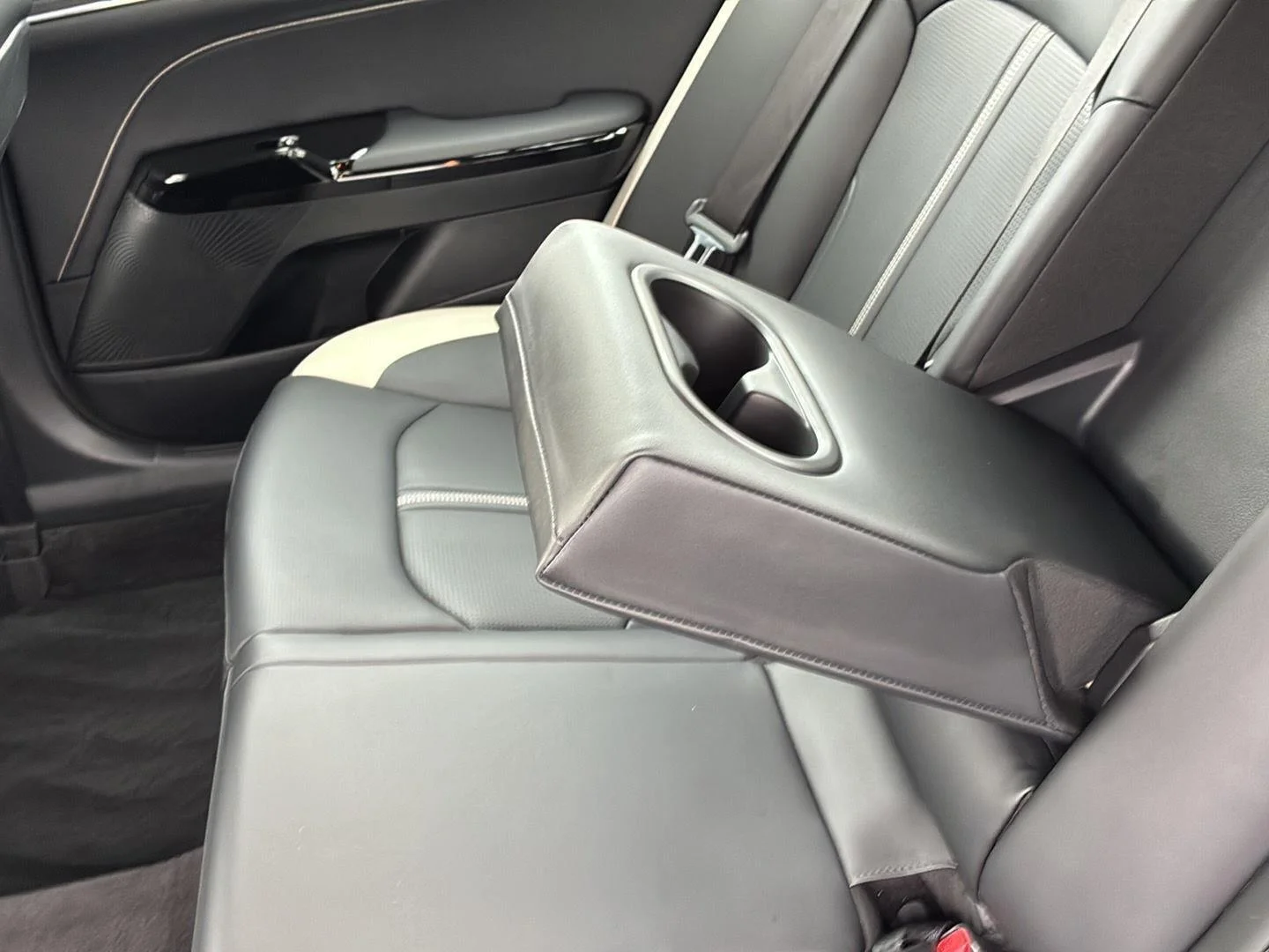 Used 2025 Yacht Blue Kia GT-Line image 25
