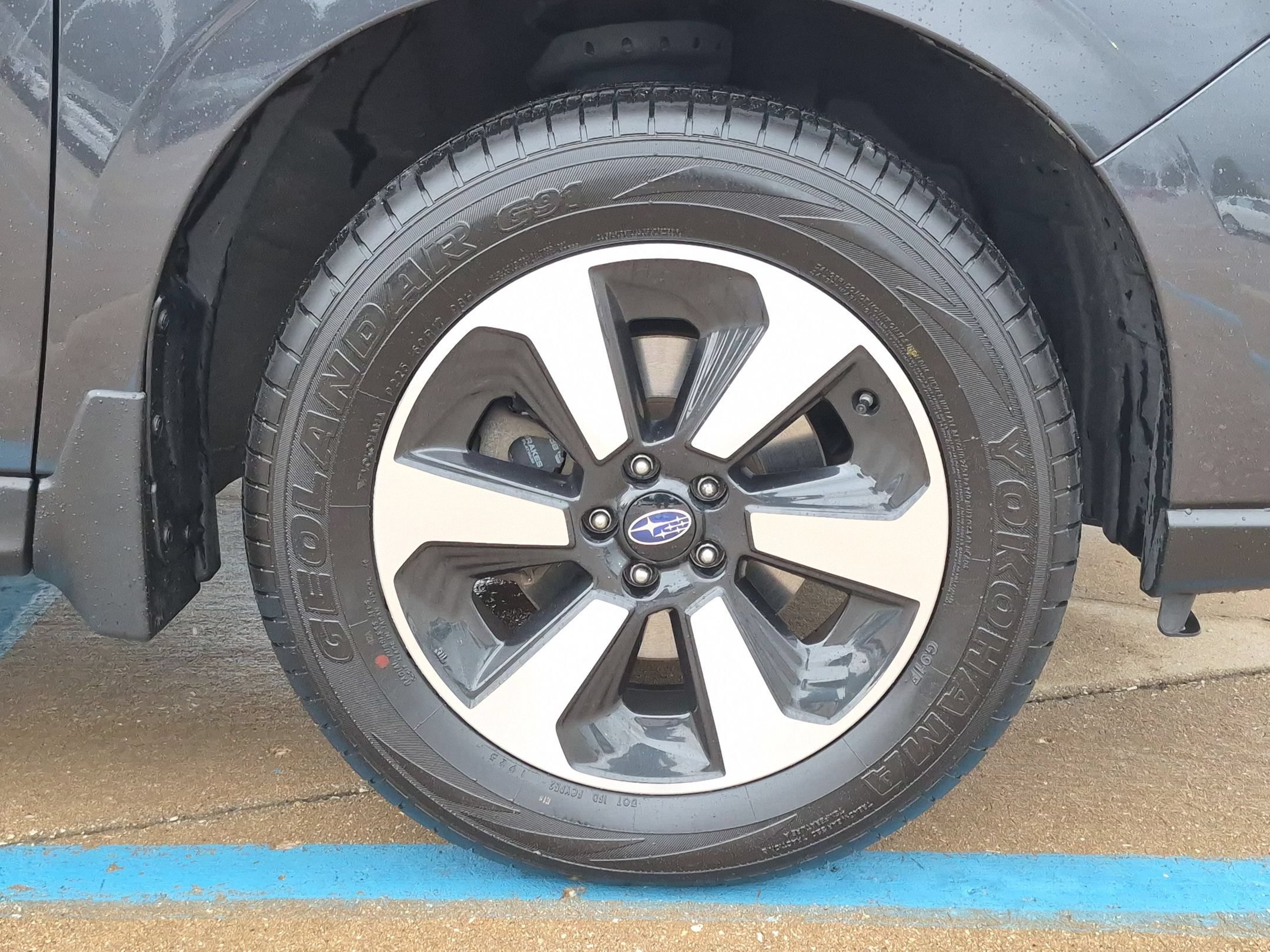 Used 2018 Dark Gray Metallic Subaru 2.5i Premium AWD image 33