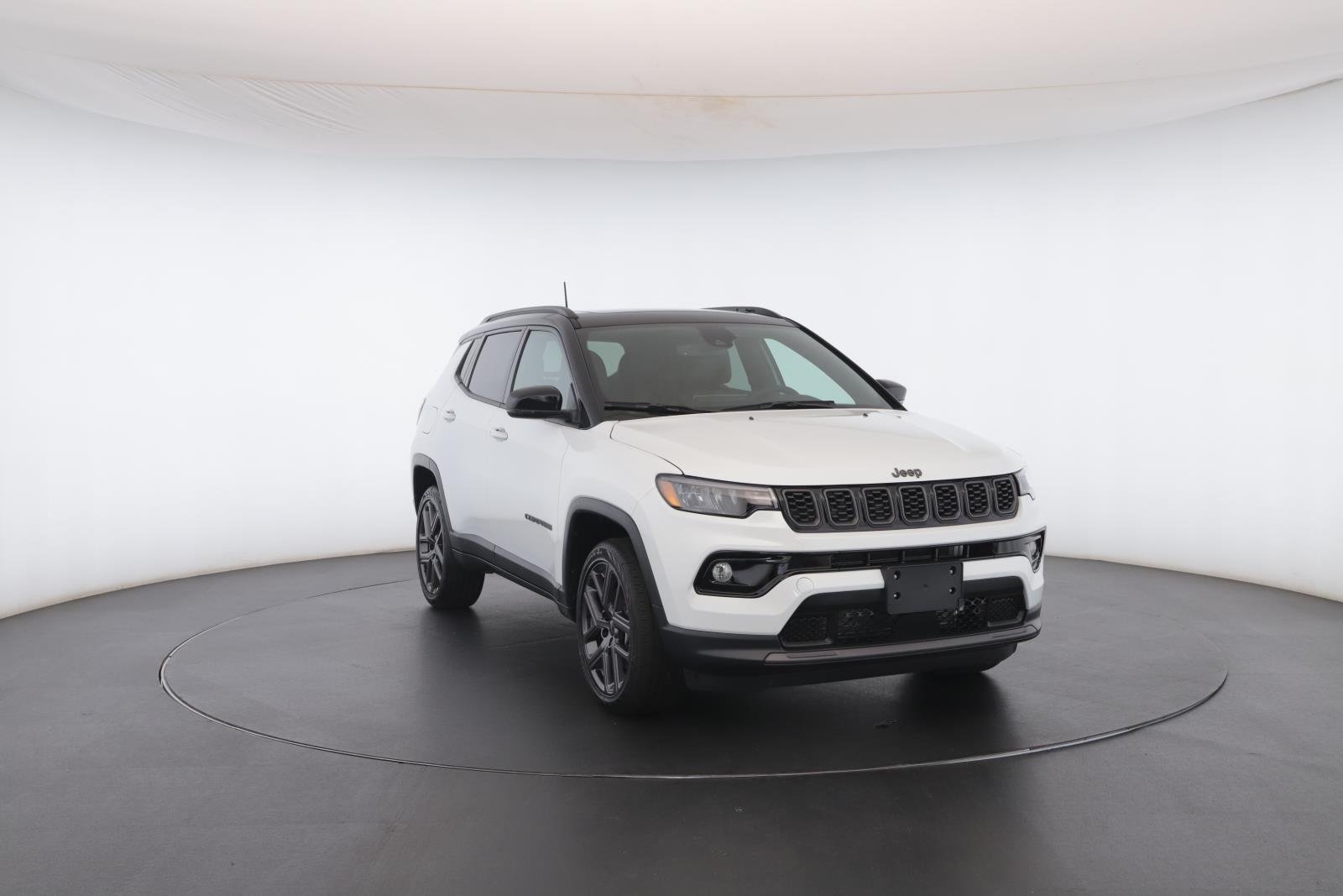 New 2026 Bright White Clear-Coat Exterior Paint Jeep Limited Altitude 4x4 image 33