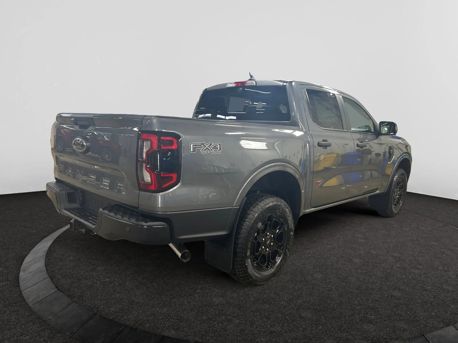 New 2026 Carbonized Grey Metallic Ford XLT image 5