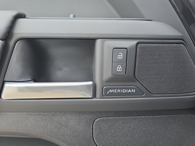 2026 Land Rover Defender S - Photo 25
