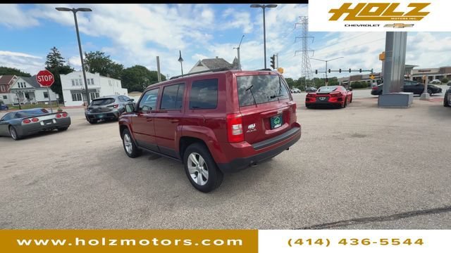 Used 2015 Red Jeep Sport image 7