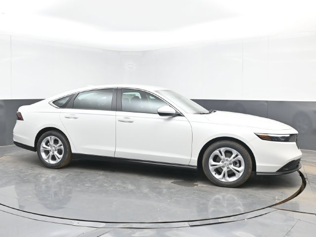 New 2026 Platinum White Pearl Honda LX image 3