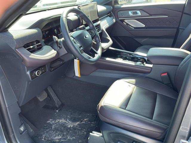 New 2026 Carbonized Gray Metallic Ford Platinum™ image 9