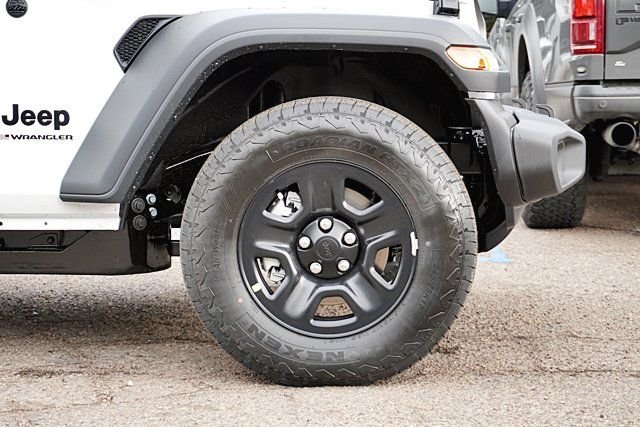 New 2026 Bright White Clear-Coat Exterior Paint Jeep Sport image 8