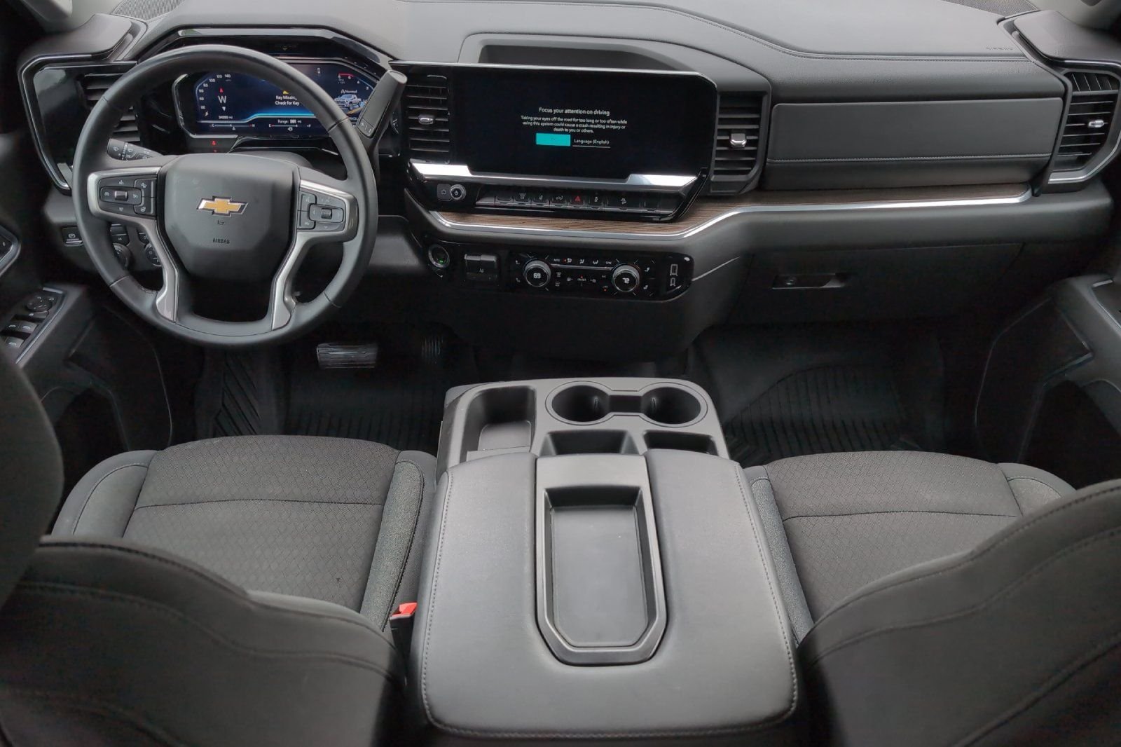 Used 2025 White Chevrolet LT image 13