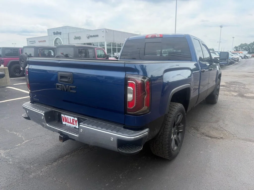 Used 2016 Blue GMC SLT image 3