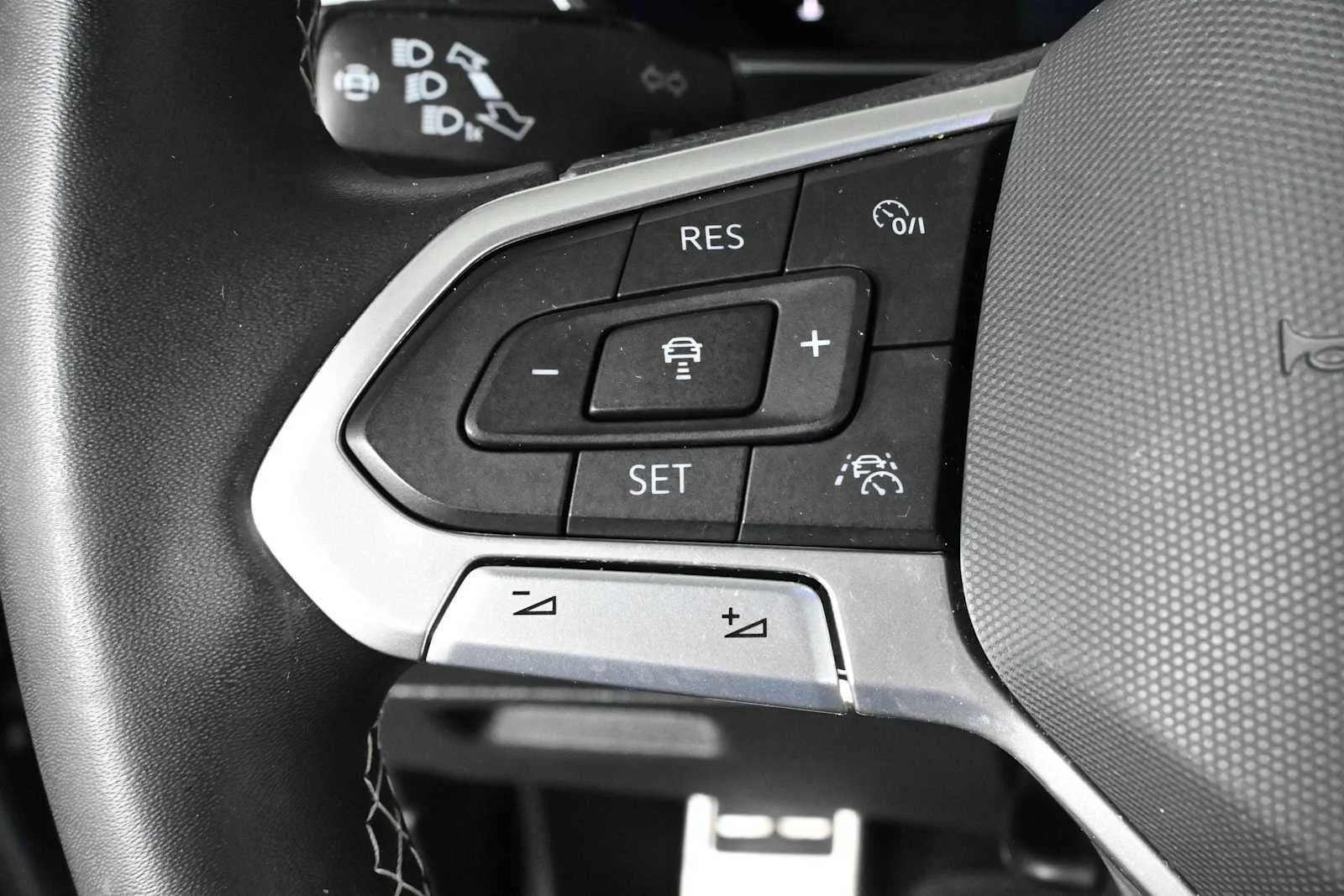 Certified Used 2023  VOLKSWAGEN SE image 20