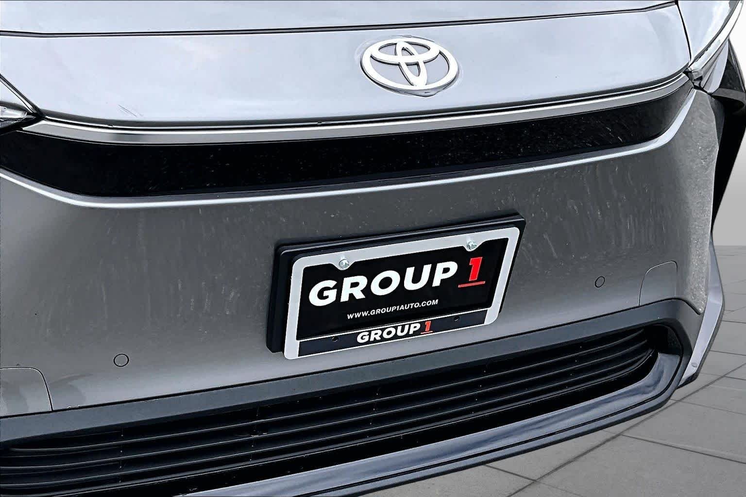 Used 2023 Heavy Metal Toyota XLE image 29
