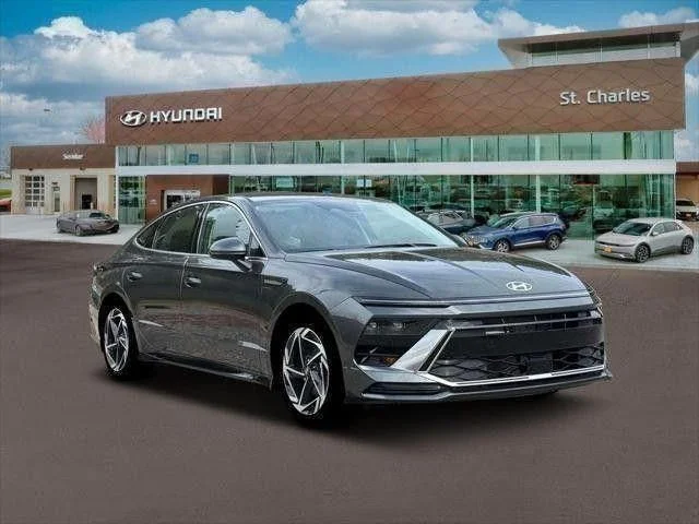 Used 2026 Gray Hyundai SEL Sport image 11
