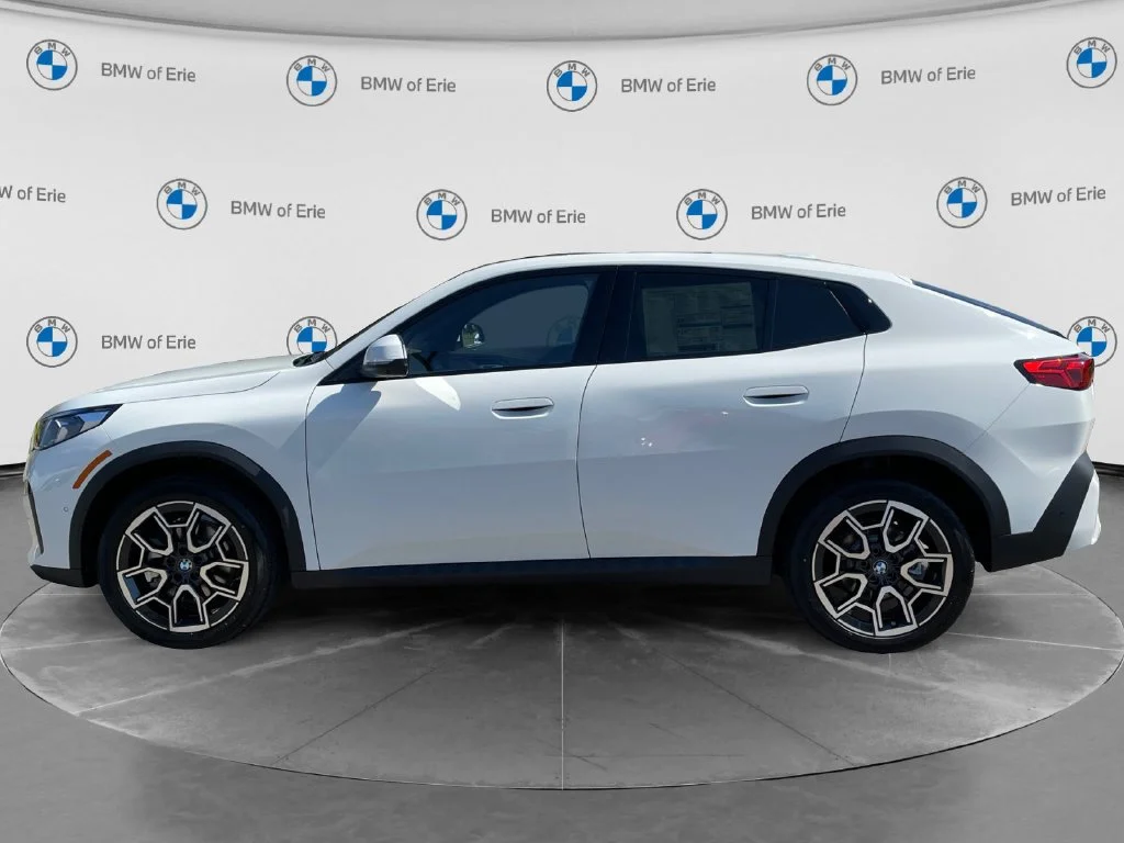 Used 2026 Alpine White BMW xDrive28i image 2